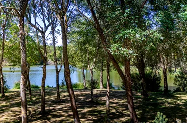 Lac et Parc de Loisirs Raymond Vignes