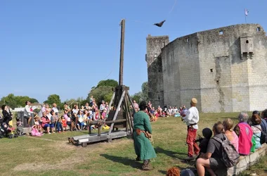 Château Fort de la Fée Mélusine et son parc de loisirs médiéval à St-Jean-d’Angle