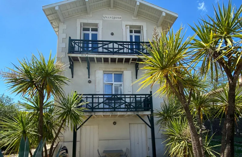 “Villa Louise – Appartement rénové centre de Royan”