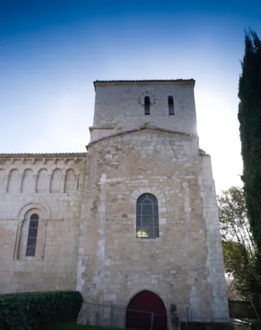 Découverte de l’Église de Vaux – L’histoire à travers les pierres