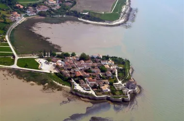 La Vieille Maison de la Douane – Robinson-Hill Valérie