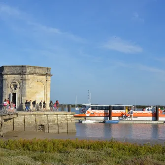 Croisières Fée des Îles by Compagnie Interîles : Saint-Nazaire/Charente – île d’Aix