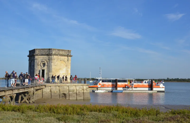 Croisières Fée des Îles by Compagnie Interîles : Saint-Nazaire/Charente – île d’Aix