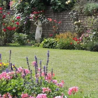 Meublé Au Jardin Fleuri