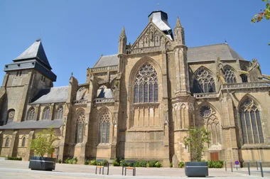 Visites guidées de la Basilique d’Evron