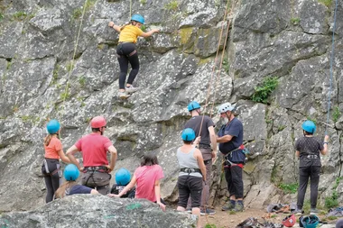 INITIATION À L’ESCALADE