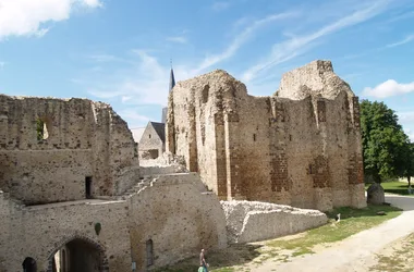 CENTRE D’INTERPRETATION DE L’ARCHITECTURE ET DU PATRIMOINE – CHÂTEAU DE SAINTE-SUZANNE