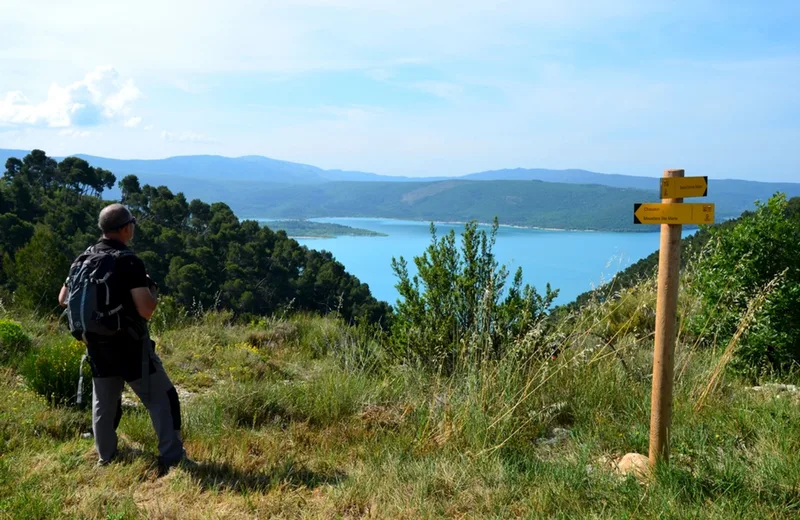 GRÉOUX-LES-BAINS – Le Tour des balcons du Verdon et plateau de Valensole