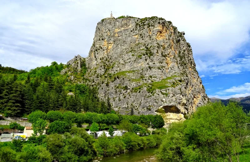 CASTELLANE – Notre-Dame du Roc