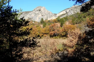 MOUSTIERS-SAINTE-MARIE – Le sentier découverte de Valx