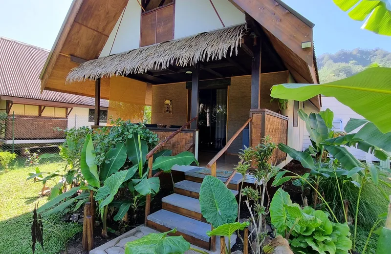 Fare Entre Terre Et Mer - Tahiti Tourisme