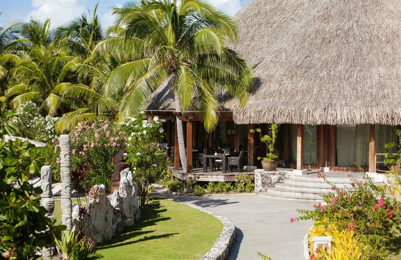 Far Niente Restaurant - The St. Regis Bora Bora Resort - Tahiti Tourisme