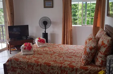 Villa Maroe (Hébergement Avec Piscine Et Vue Sur La Baie De Maroe) - Tahiti Tourisme