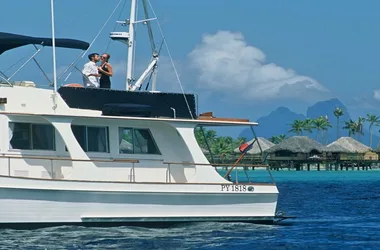 Motor Yacht Charter / Atara Royal - Tahiti Tourisme