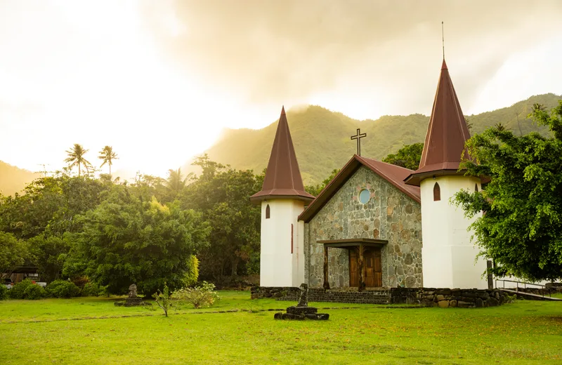 Cathédrale Notre-Dame des Marquises. - Tahiti Tourisme