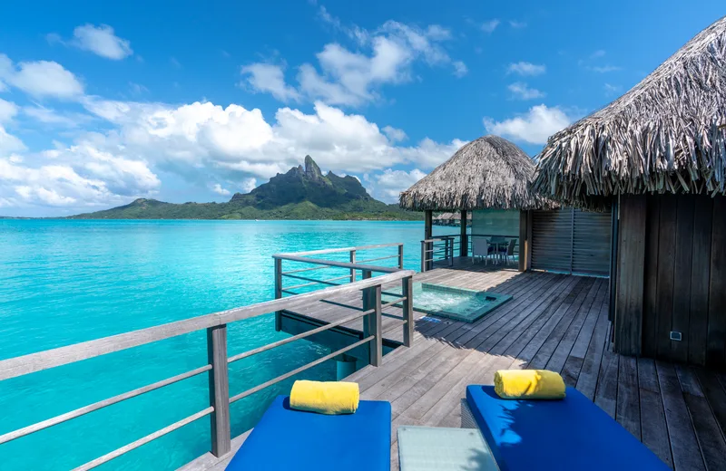 The St. Regis Bora Bora Resort - Tahiti Tourisme