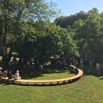 Lecture au jardin