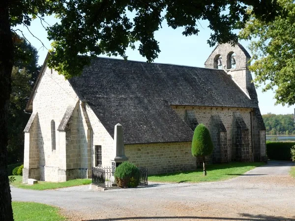 Eglise Saint Hilaire de Saint Hilaire les Courbes