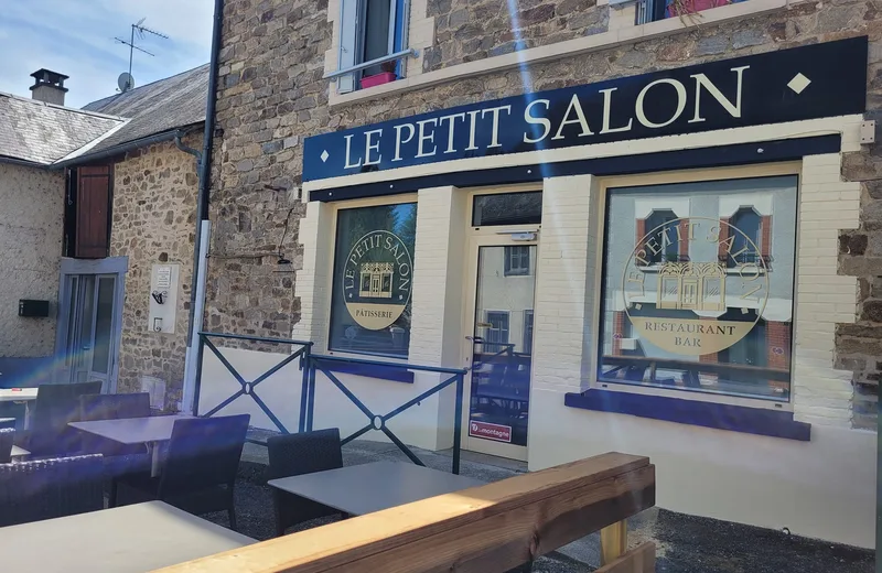 Le Petit Salon