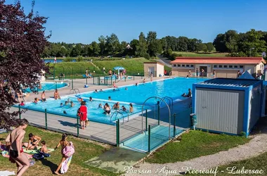 Piscine et bassin aquarécréatif d'été de Lubersac_5