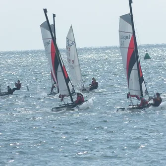 Séance groupe catamaran > Centre Nautique Est Cotentin