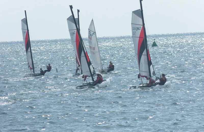 Séance groupe catamaran > Centre Nautique Est Cotentin