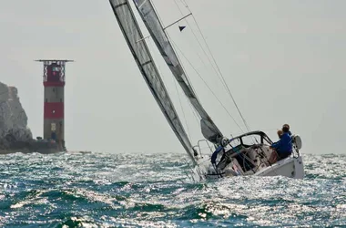 Location de bateaux à moteur > Aries AMS Marine