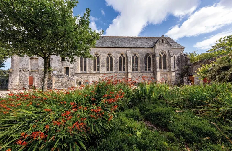 Visite familiale : Les p’tits curieux à l’abbaye du Vœu