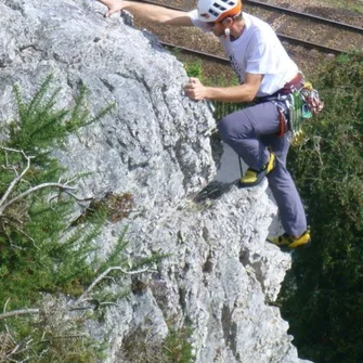 Falaise de la Fauconnière et La Roche qui Pend