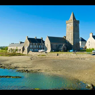 Église Notre-Dame de Port-Bail et Baptistère