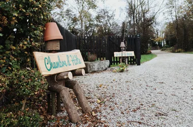 Chambre d’hôtes > Le Lit de la Douve