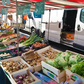 Marché de Cherbourg-en-Cotentin > Rue Hélène Boucher