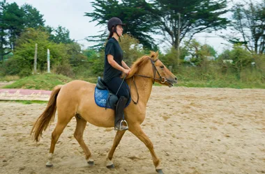 Club Hippique “A Cheval”