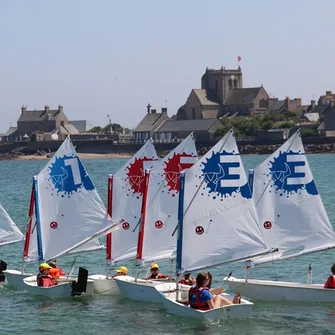 Cours collectif de planche à voile > Centre Nautique Est Cotentin