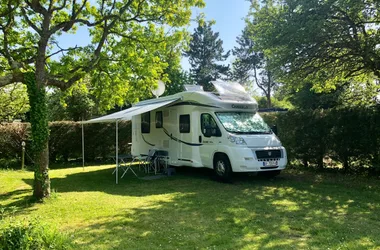 Aire de camping-cars > Camping Les Carolins