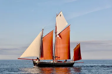 Goélette Neire Maôve – Balade Côtière Côte des Isles