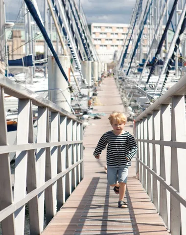 Visite familiale : Les p’tits curieux au port de Cherbourg