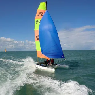 Stage Découverte Catamaran > École du Vent en Côte des Isles