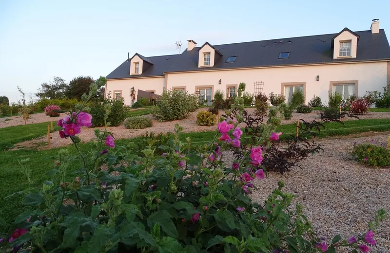 Chambre d’hôtes > Au bord de la Douve