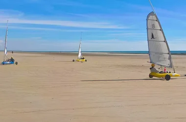 Ecole du Vent en Côte des Isles – U.S.P. Sports Nautiques > Base de char à voile Rue Rozé