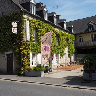 Auberge Le John Steele