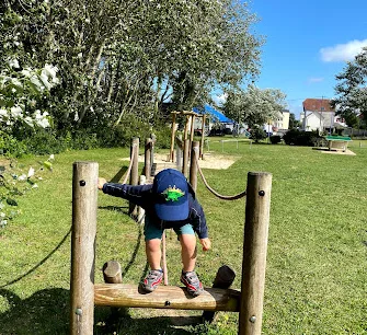 Aire de jeux enfants – Rue de la Place des Fêtes