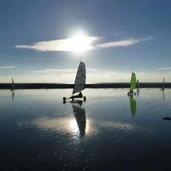 Ecole du Vent en Côte des Isles – U.S.P. Sports Nautiques > Base de char à voile Rue Rozé