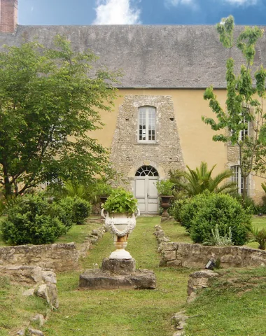 Journées Européennes du Patrimoine > Visite guidée du Manoir de Donville