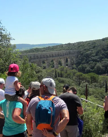 Balade à la découverte des plantes sauvages comestibles au Pont du Gard