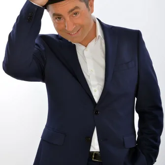 Spectacle “Yves Pujol sort les dossiers” – Festival Samedis d’en rire