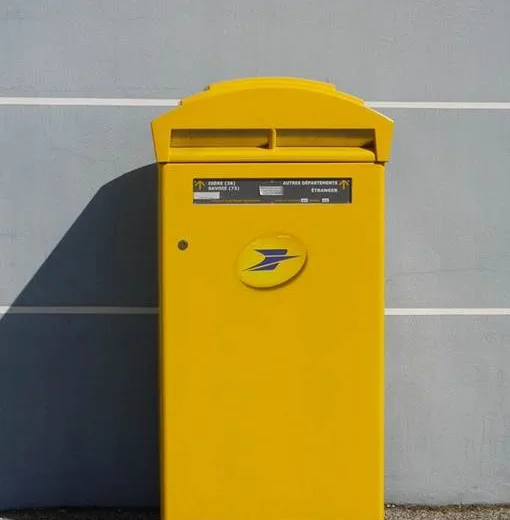 La Poste (agence postale d’Aubrives)