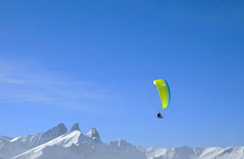 paragliding valmeinier savoie france alpes