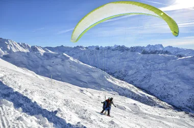Gleitschirmfliegen Valmeinier Savoie Frankreich Alpen