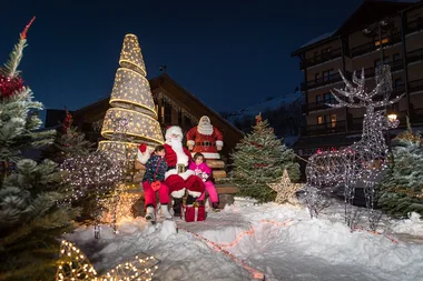 Photo avec le père Noël en haut de station